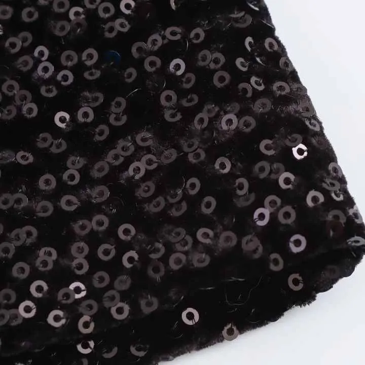 فستان قصير مخملي مزين بالترتر ,Short velvet dress decorated with sequins
