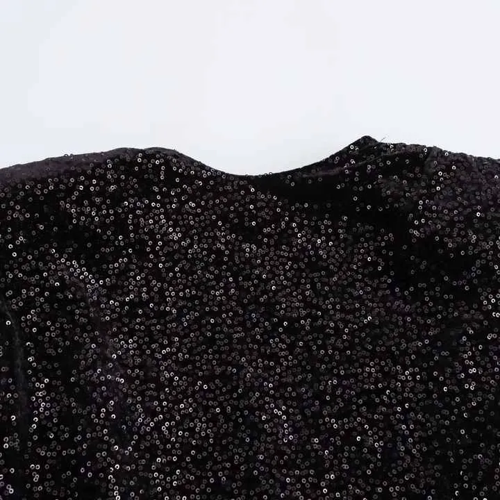 فستان قصير مخملي مزين بالترتر ,Short velvet dress decorated with sequins