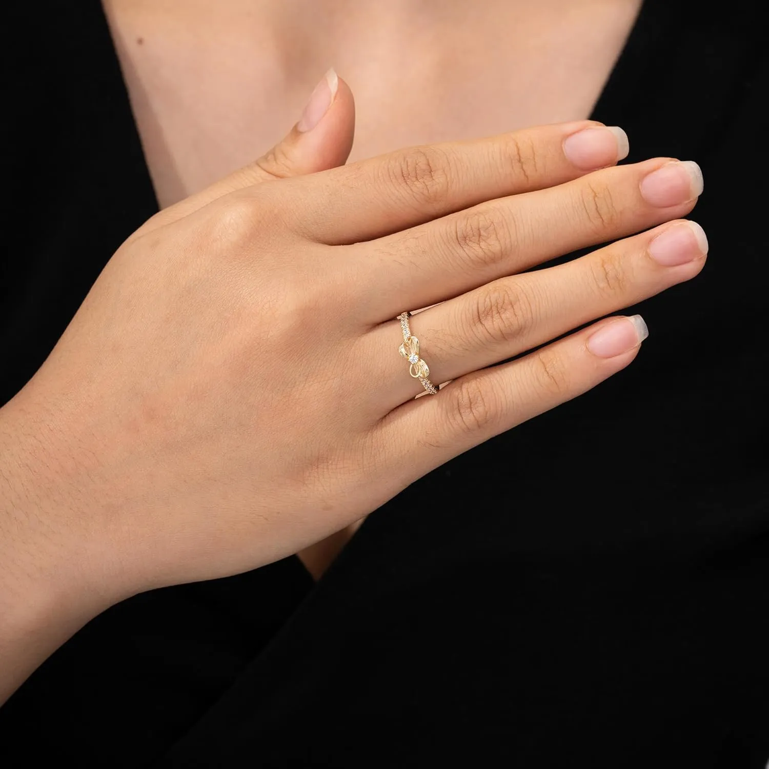 Amazon Essentials 10K Gold Dainty Bow Ring set with Round Cut Infinite Elements Zirconia (previously Amazon Collection)