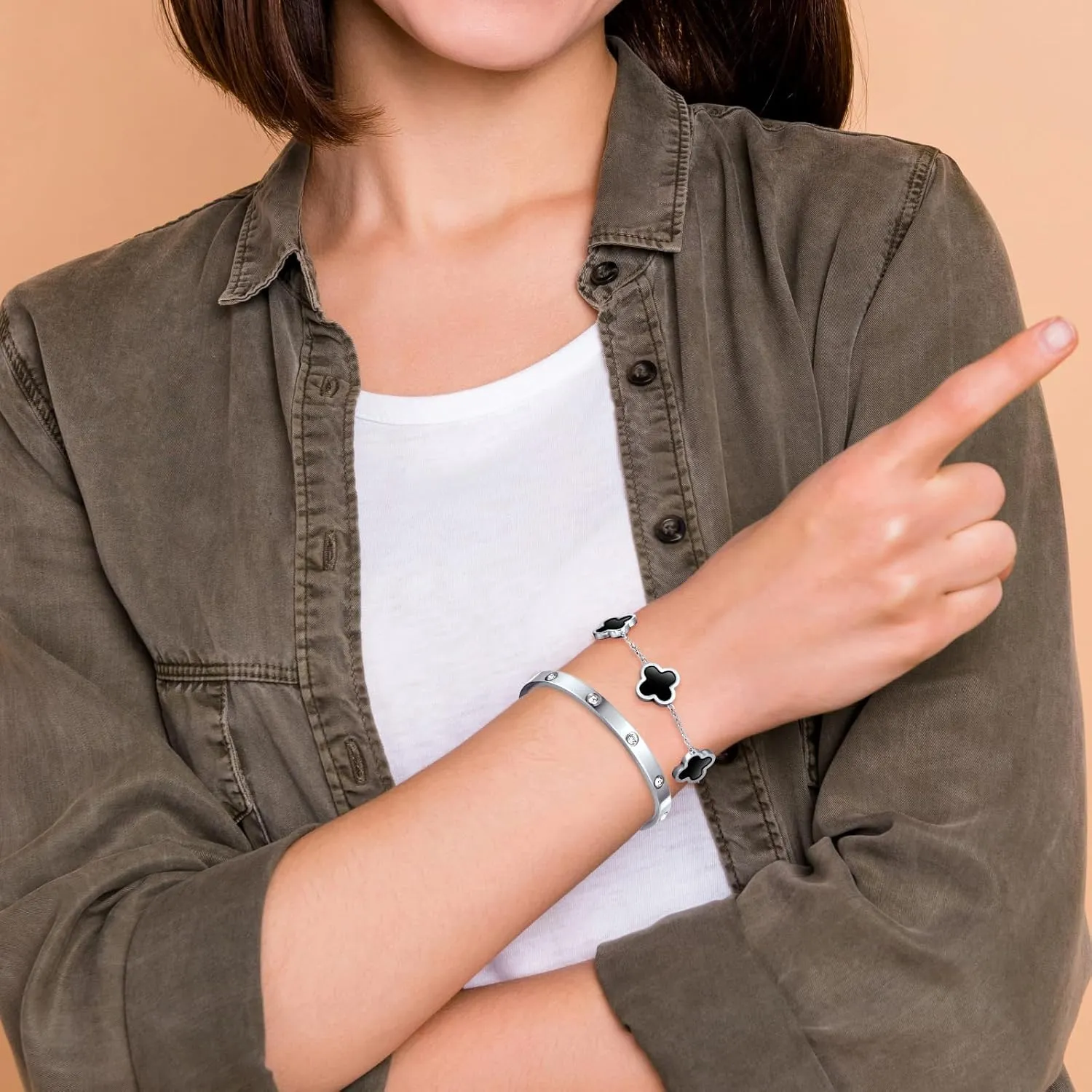 Dainty Gold Clover Bracelet Love Bangle Set Non Tarnish Gold Bracelet Stack and Black White Four Leaf Clover Bracelet Simple Cute Friendship Bangle Bracelets for Women Trendy Holiday Gifts