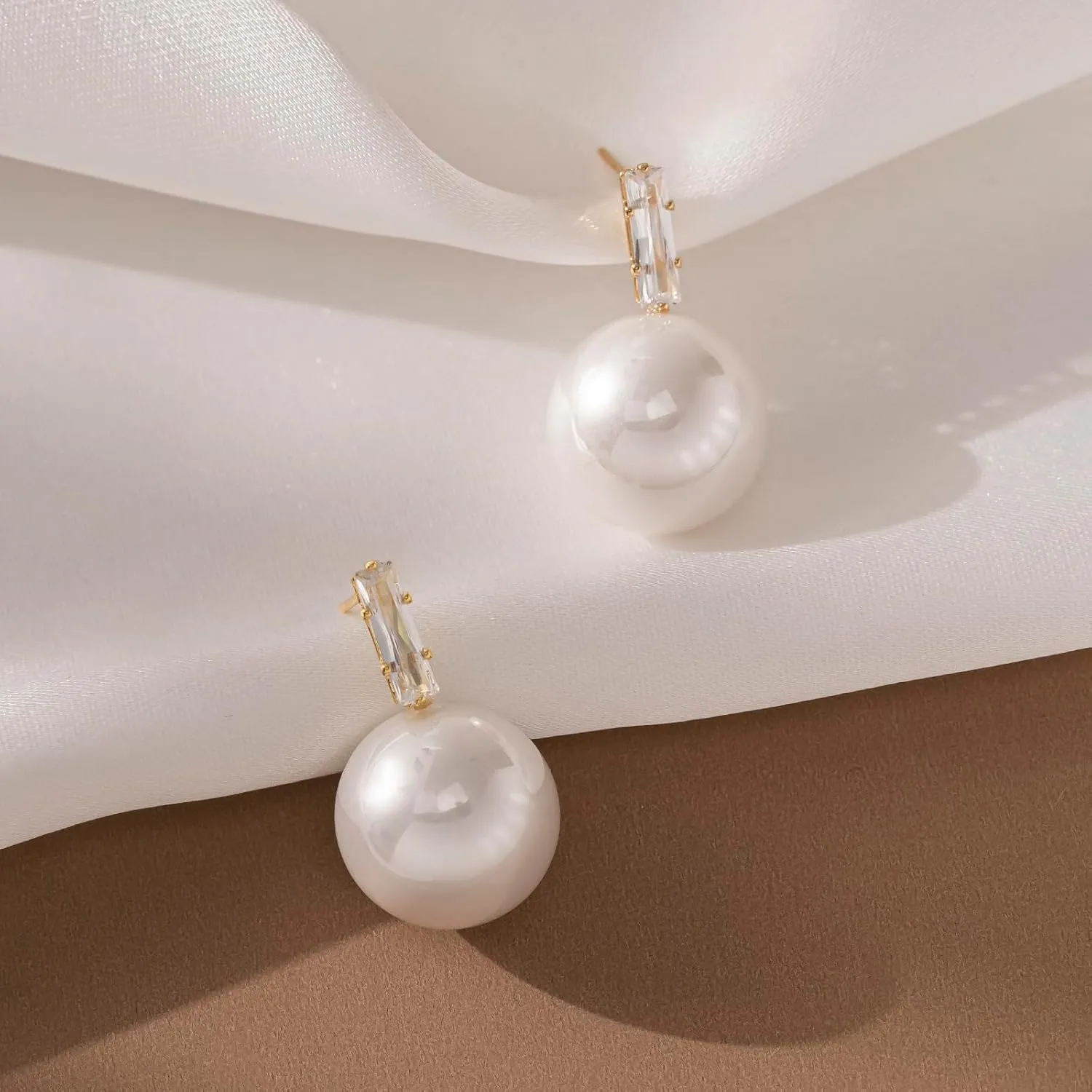 Elegant White Pearl Stud Earrings For Women,Trendy Fomal Trendy Bling Cubic Rhinestone Jewelry Earring for Wedding