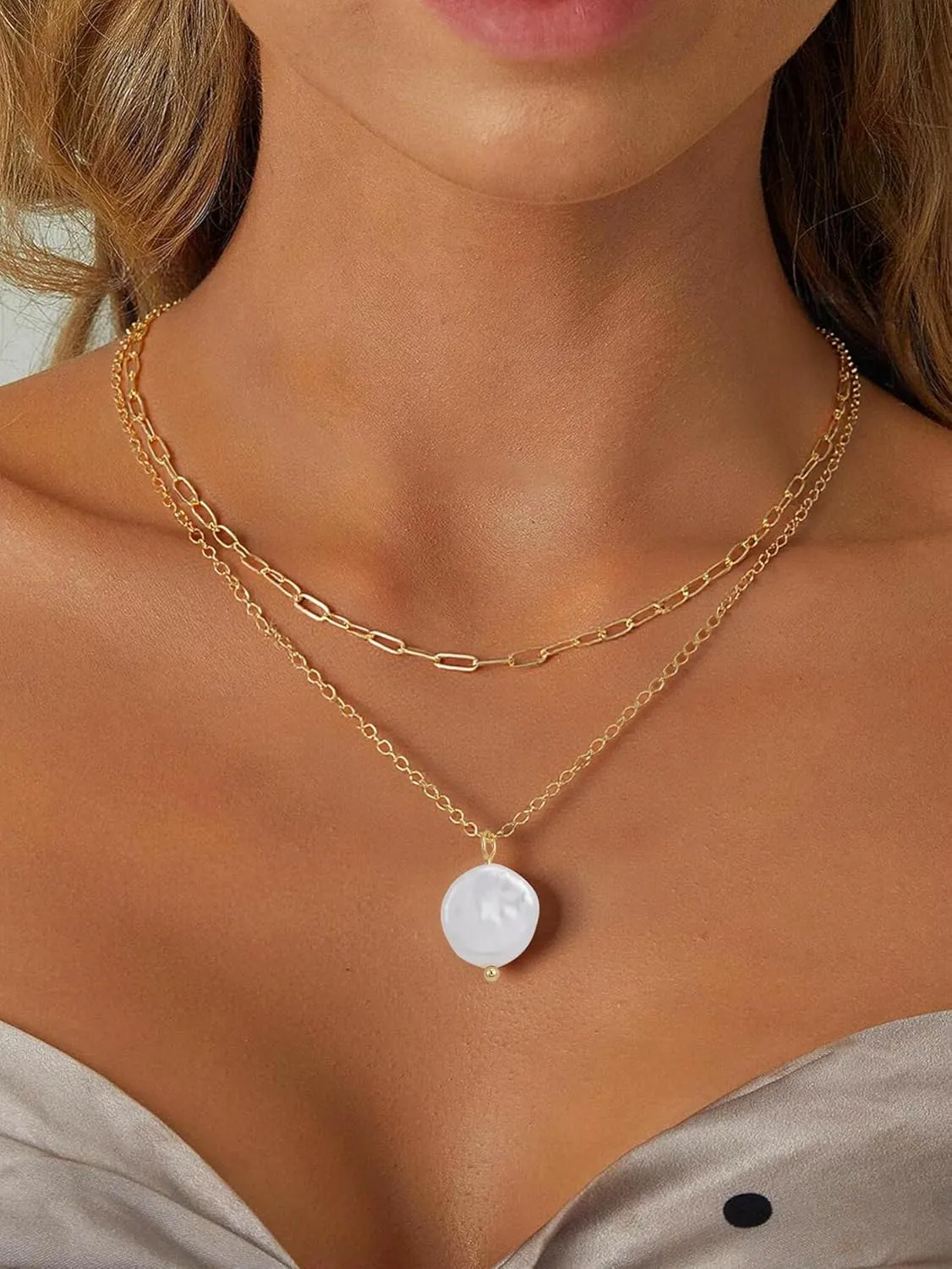 Layered Gold Necklaces for Women, 18K Real Gold Plated Gold Layered Disc Circle Pearl Pendant Necklace Choker Necklace Set Jewelry Gifts for Women