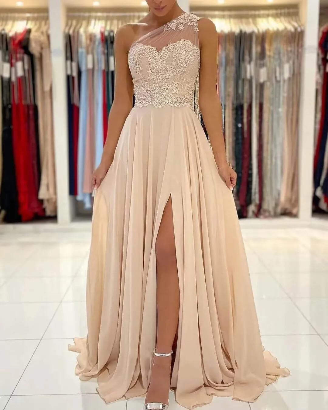 One Shoulder Chiffon Bridesmaid Dresses for Wedding 2025 Lace A-Line Slit Formal Evening Party Gown with Pockets