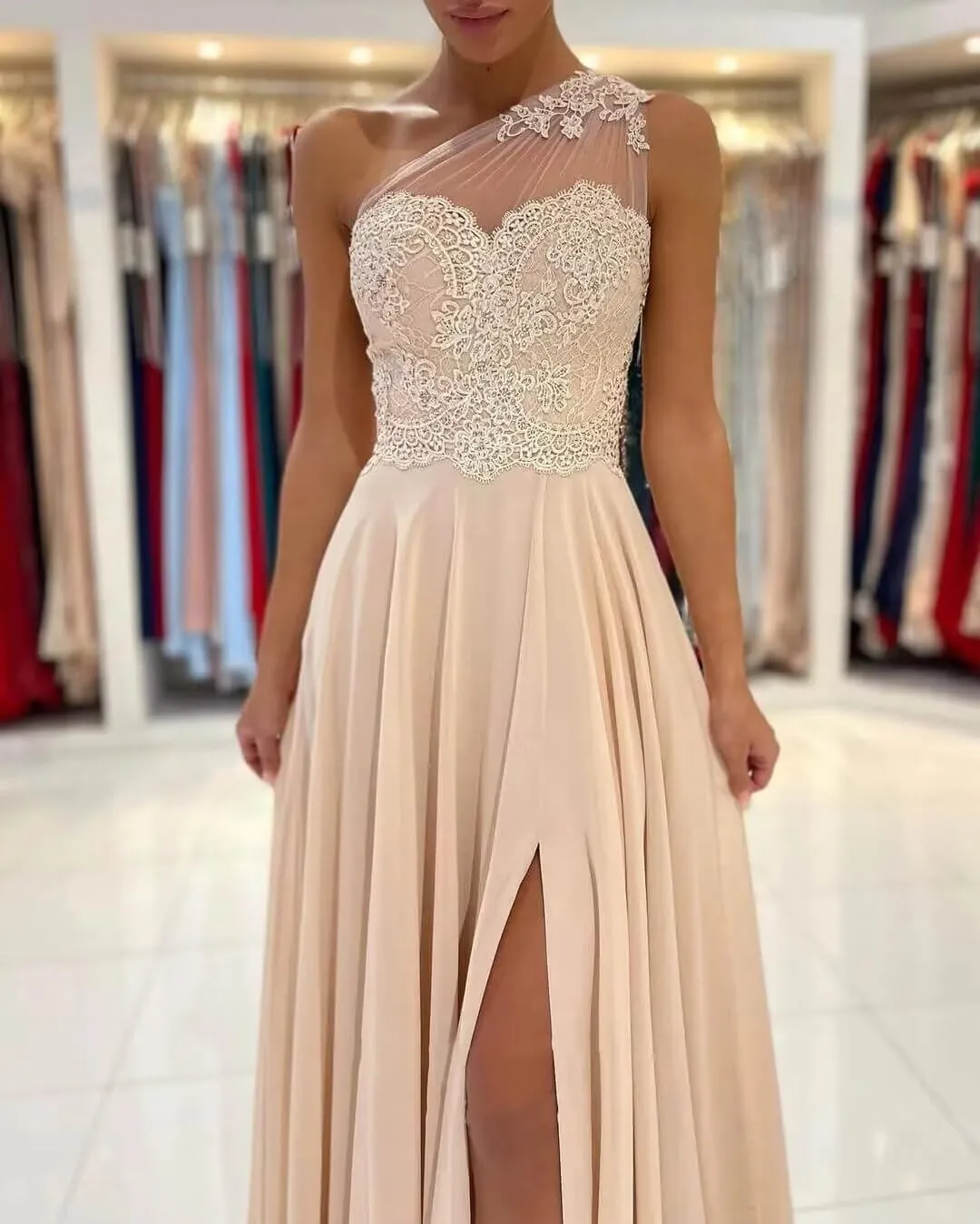 One Shoulder Chiffon Bridesmaid Dresses for Wedding 2025 Lace A-Line Slit Formal Evening Party Gown with Pockets